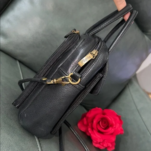Fossil Black Satchel/Crossbody Bag ๐๐๐๐๐บ - Picture 4 of 13